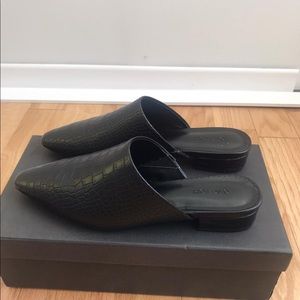 Slip on flat mules